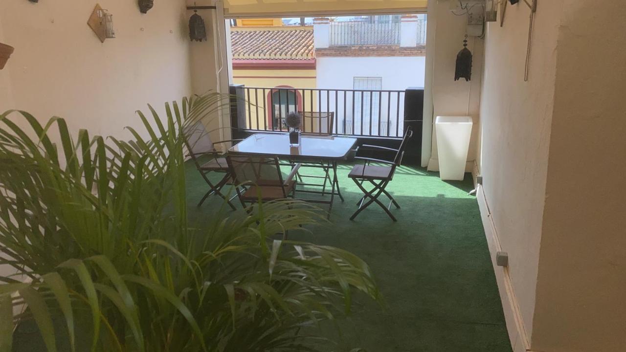 Apartamentos Mercado De Triana Seville Exterior photo